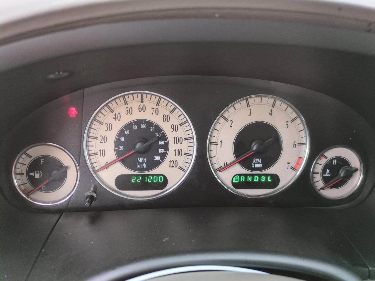 2001 Chrysler Town & Country - Image 9