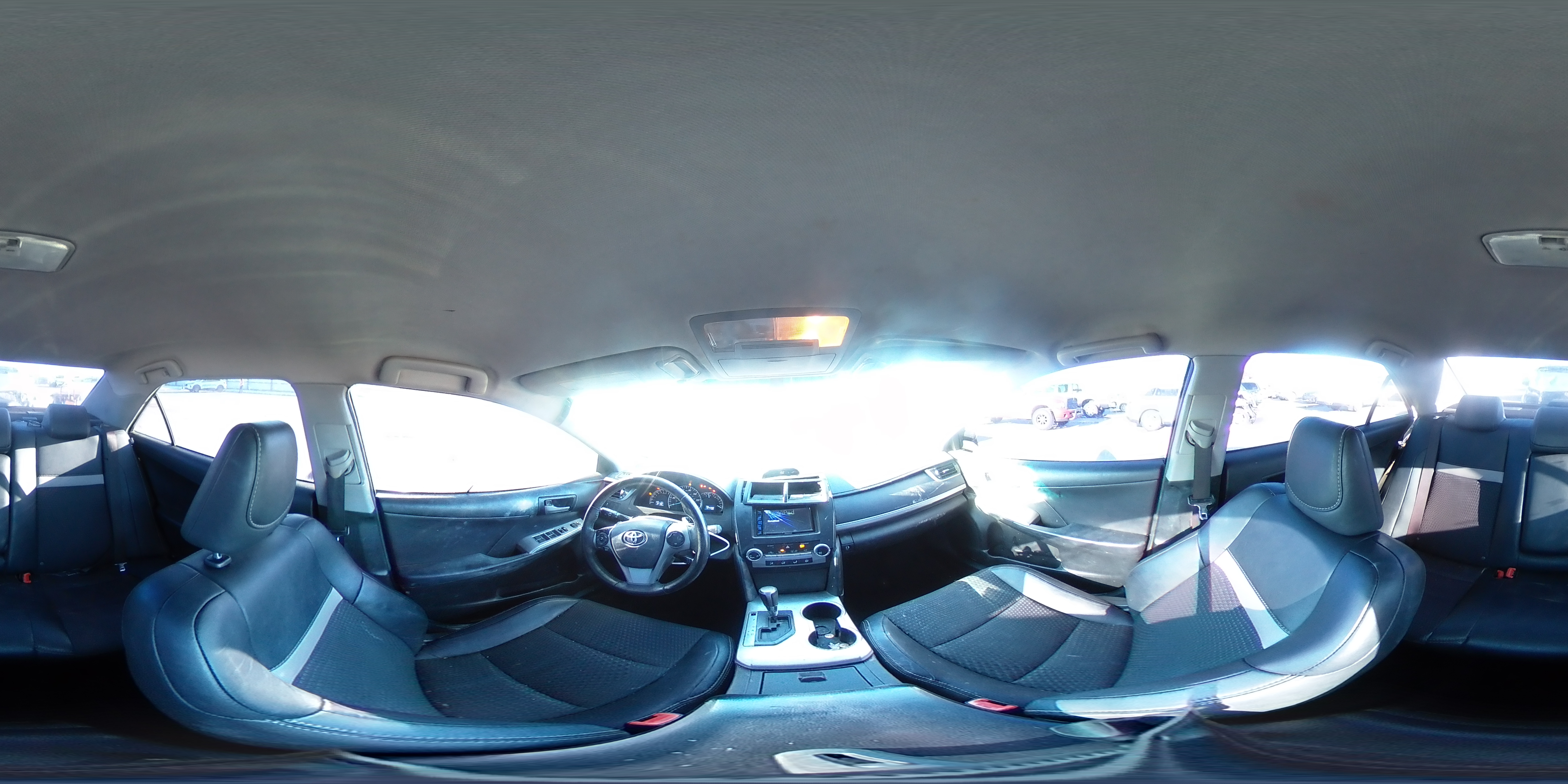 2014 Toyota Camry - Image 12