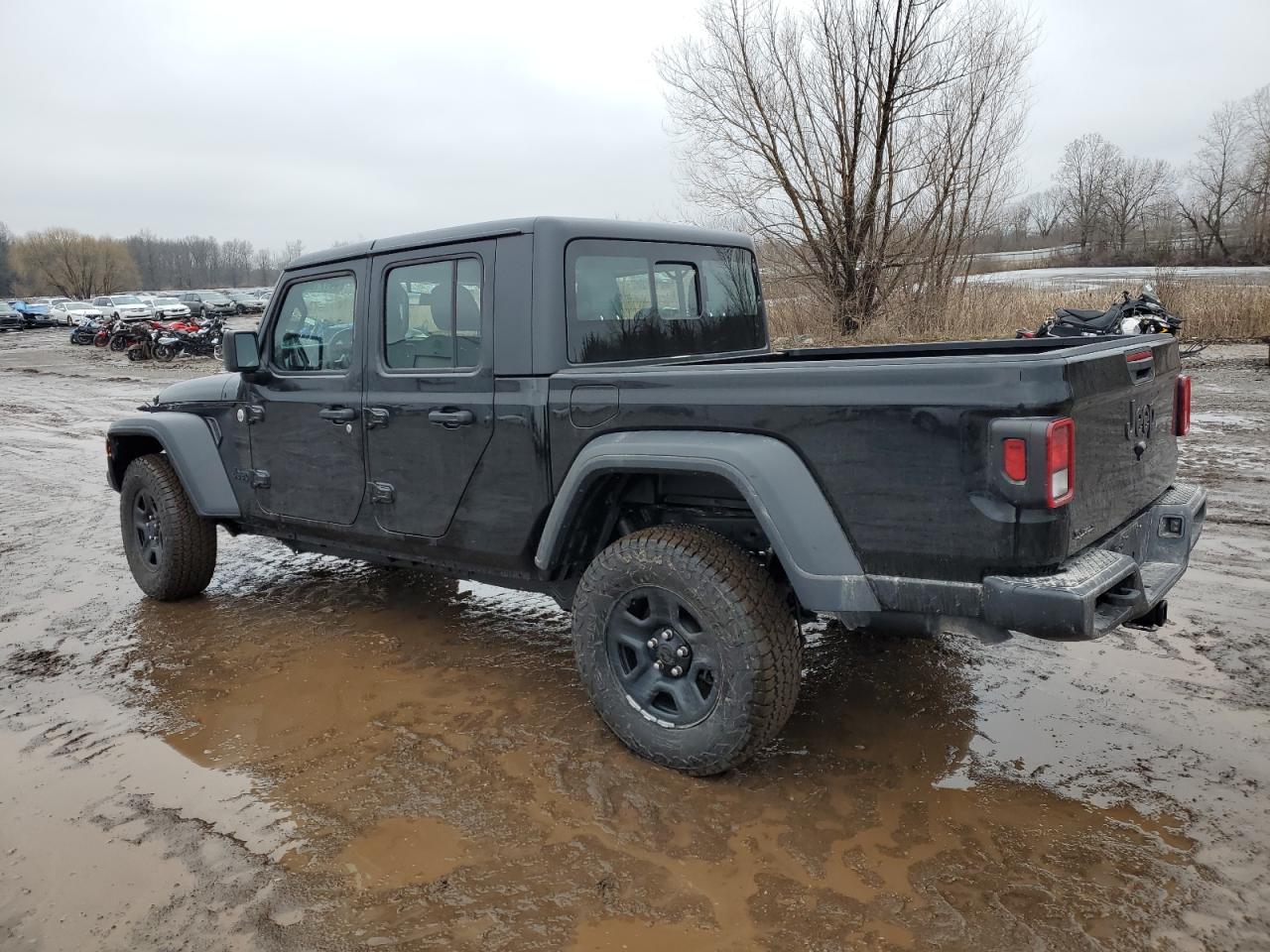 2021 Jeep Gladiator - Image 2