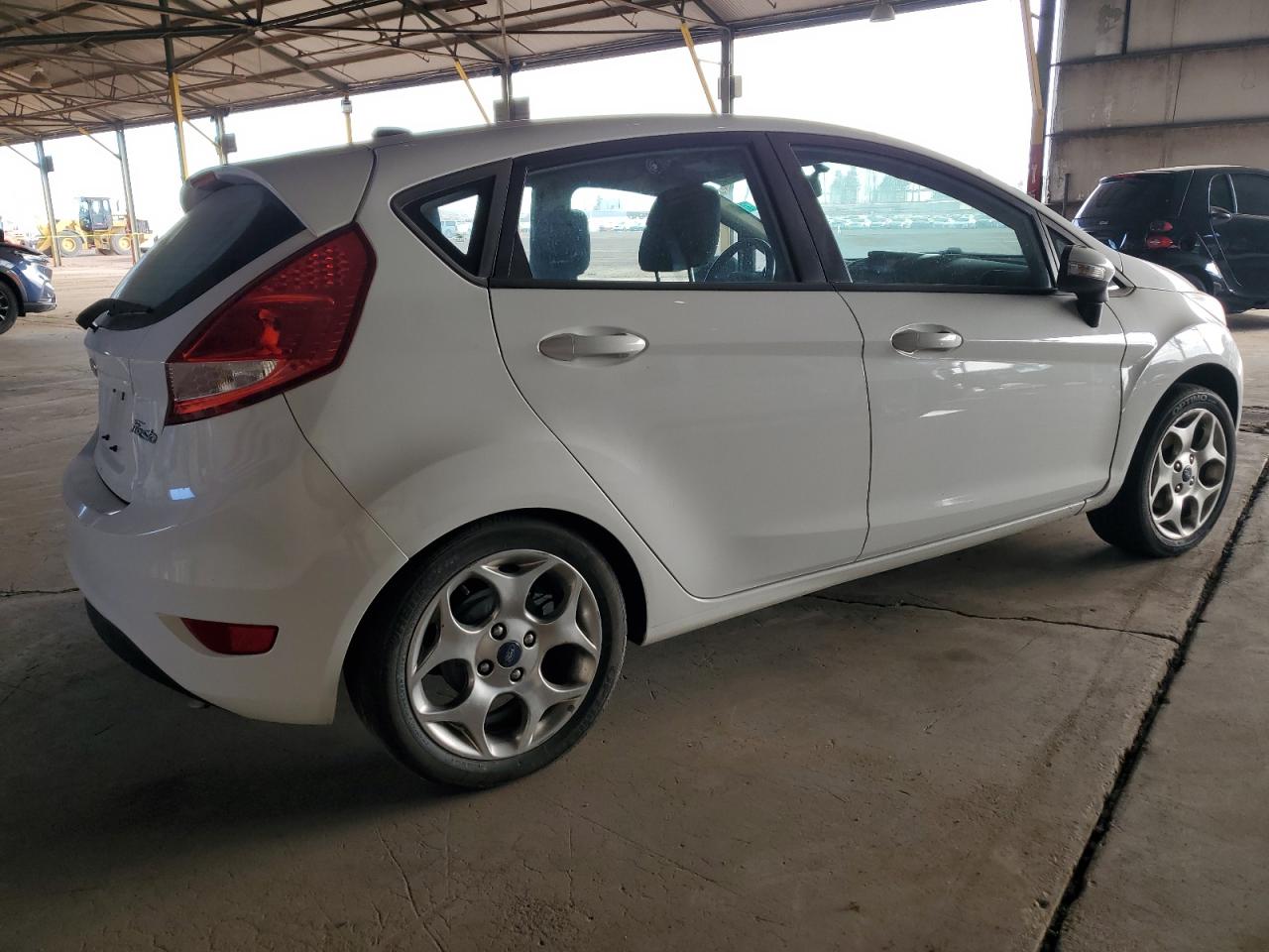 2012 Ford Fiesta - Image 3