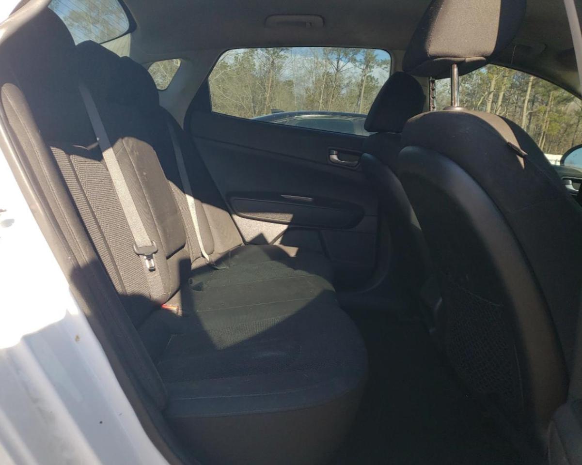 2019 Kia Optima - Image 10