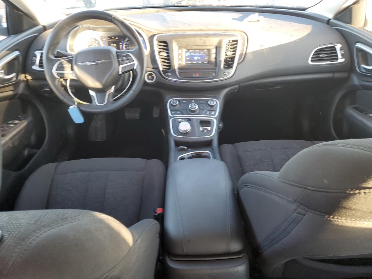 2016 Chrysler 200 - Image 8