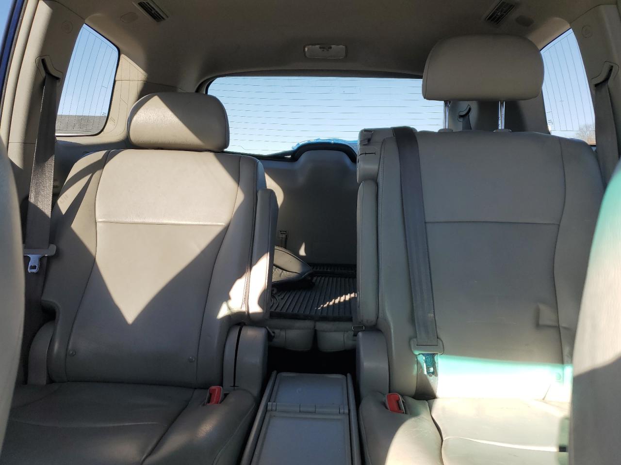 2012 Toyota Highlander - Image 10