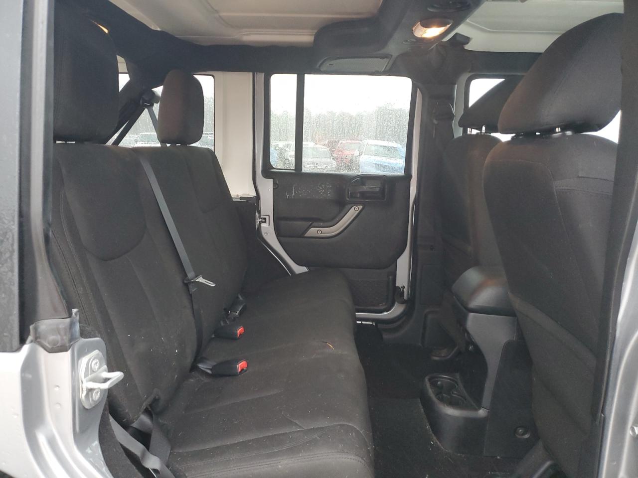 2016 Jeep Wrangler - Image 10