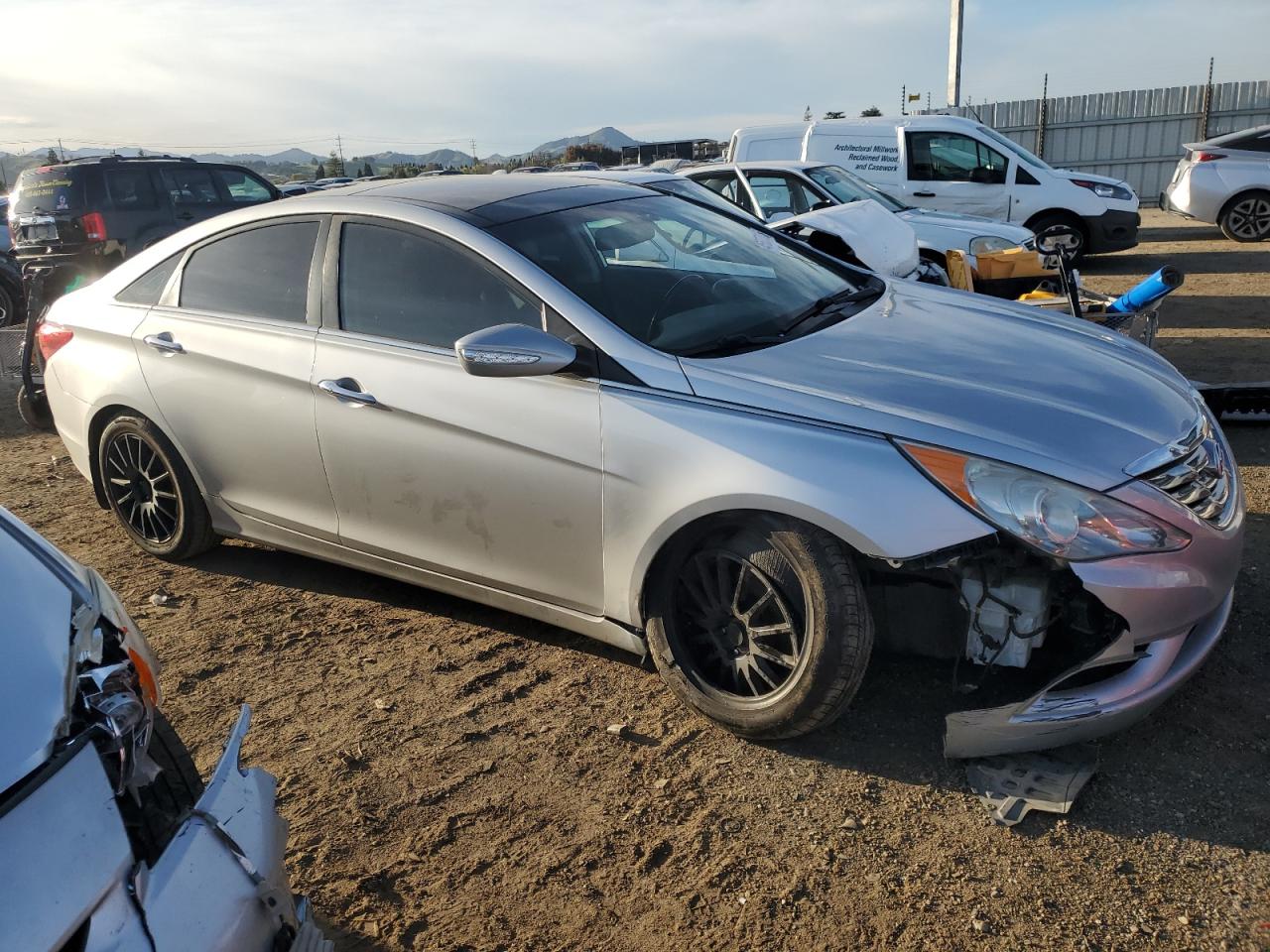 2012 Hyundai Sonata - Image 4