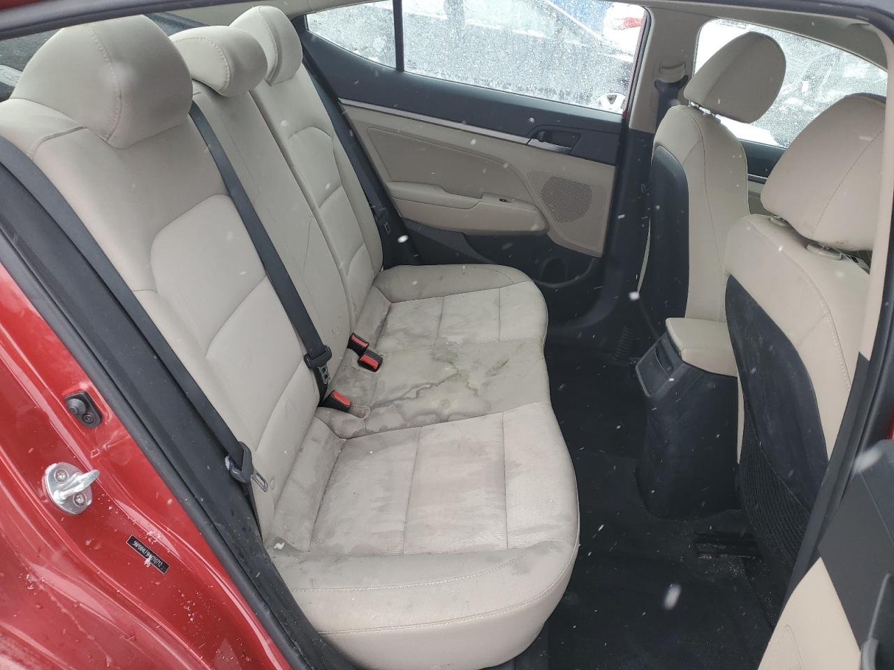 2017 Hyundai Elantra - Image 10