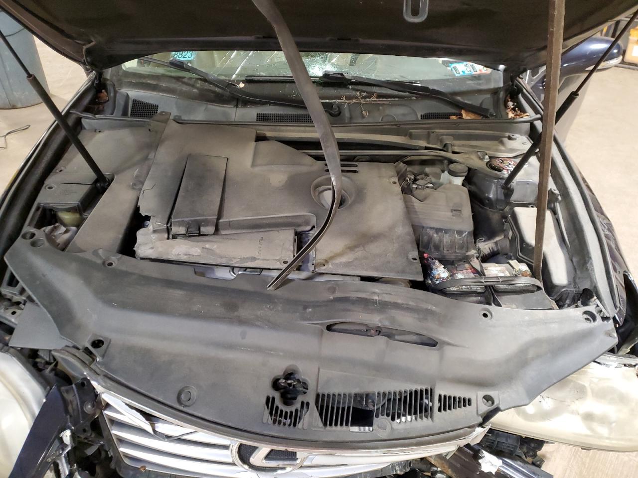 2010 Lexus ES - Image 11