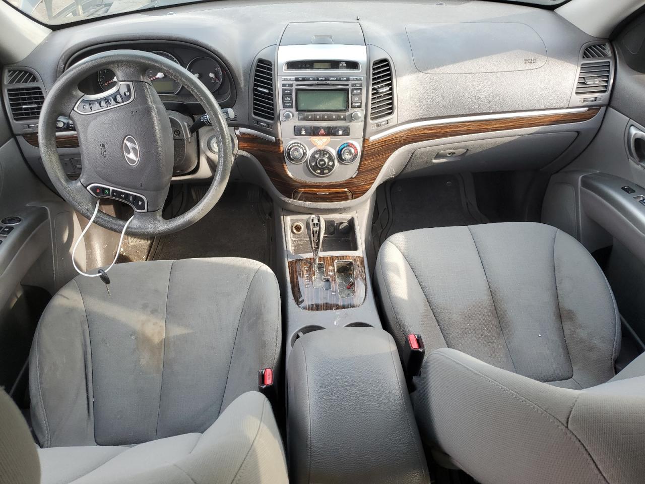 2010 Hyundai Santa Fe - Image 8