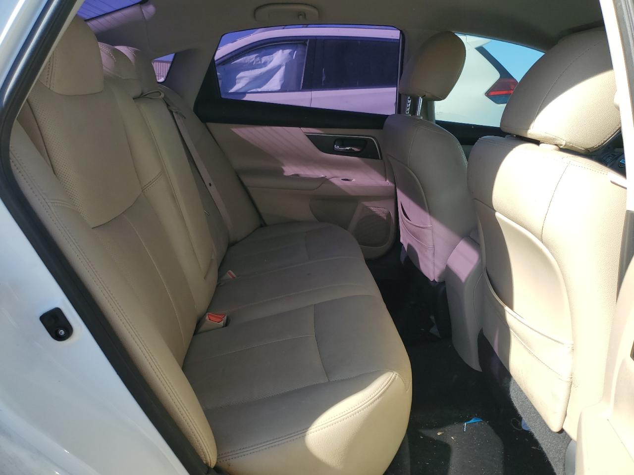 2015 Nissan Altima - Image 10