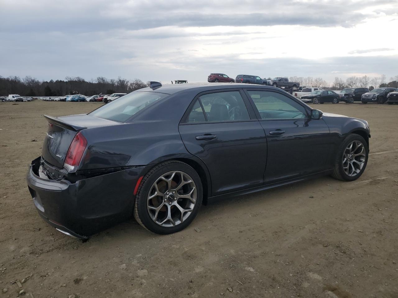 2018 Chrysler 300 - Image 3