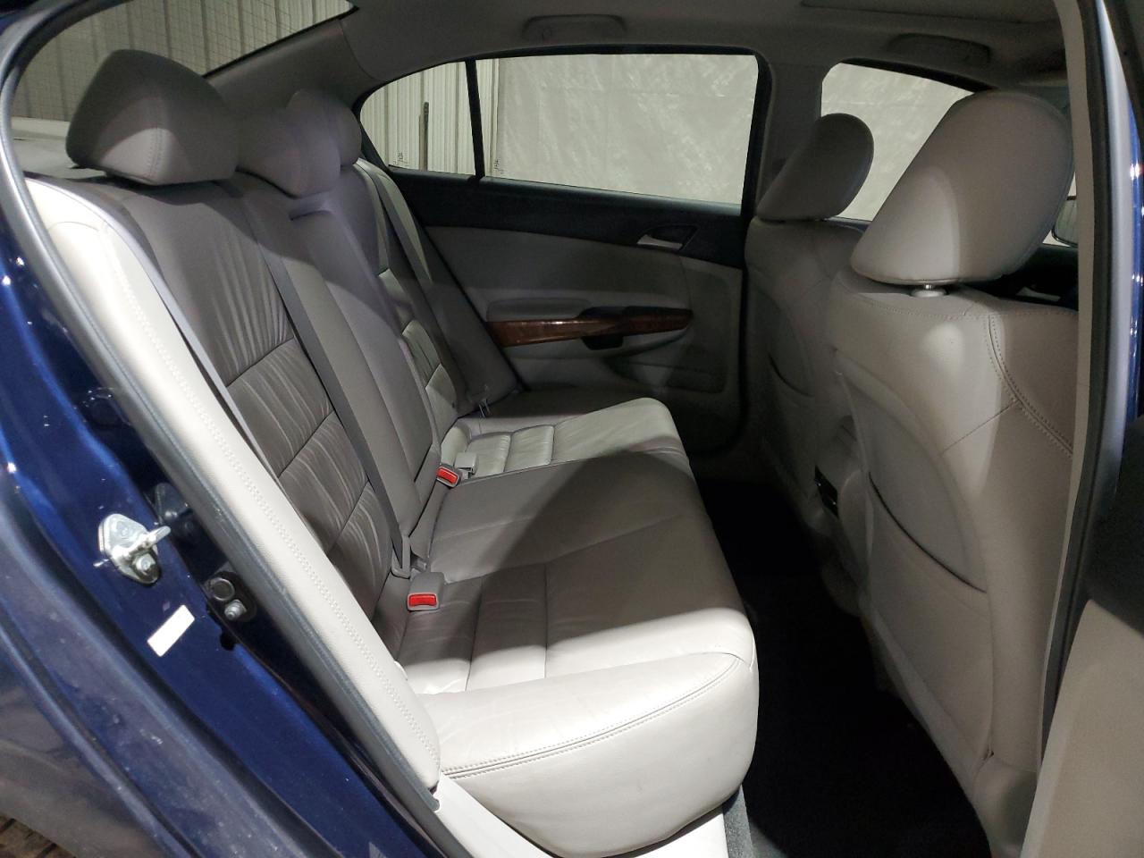 2011 Honda Accord - Image 10