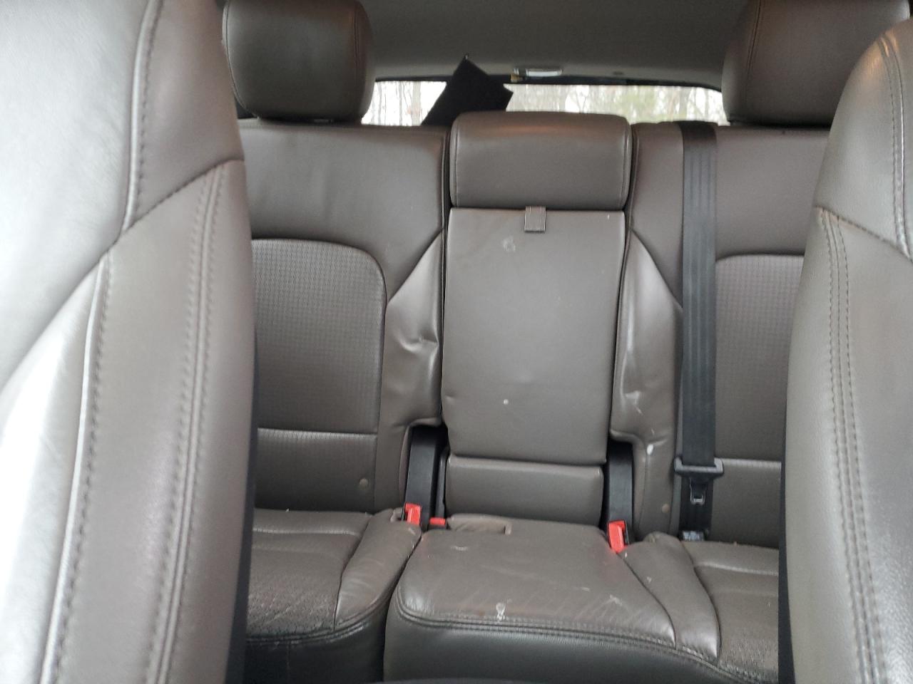 2014 Hyundai Santa Fe - Image 10