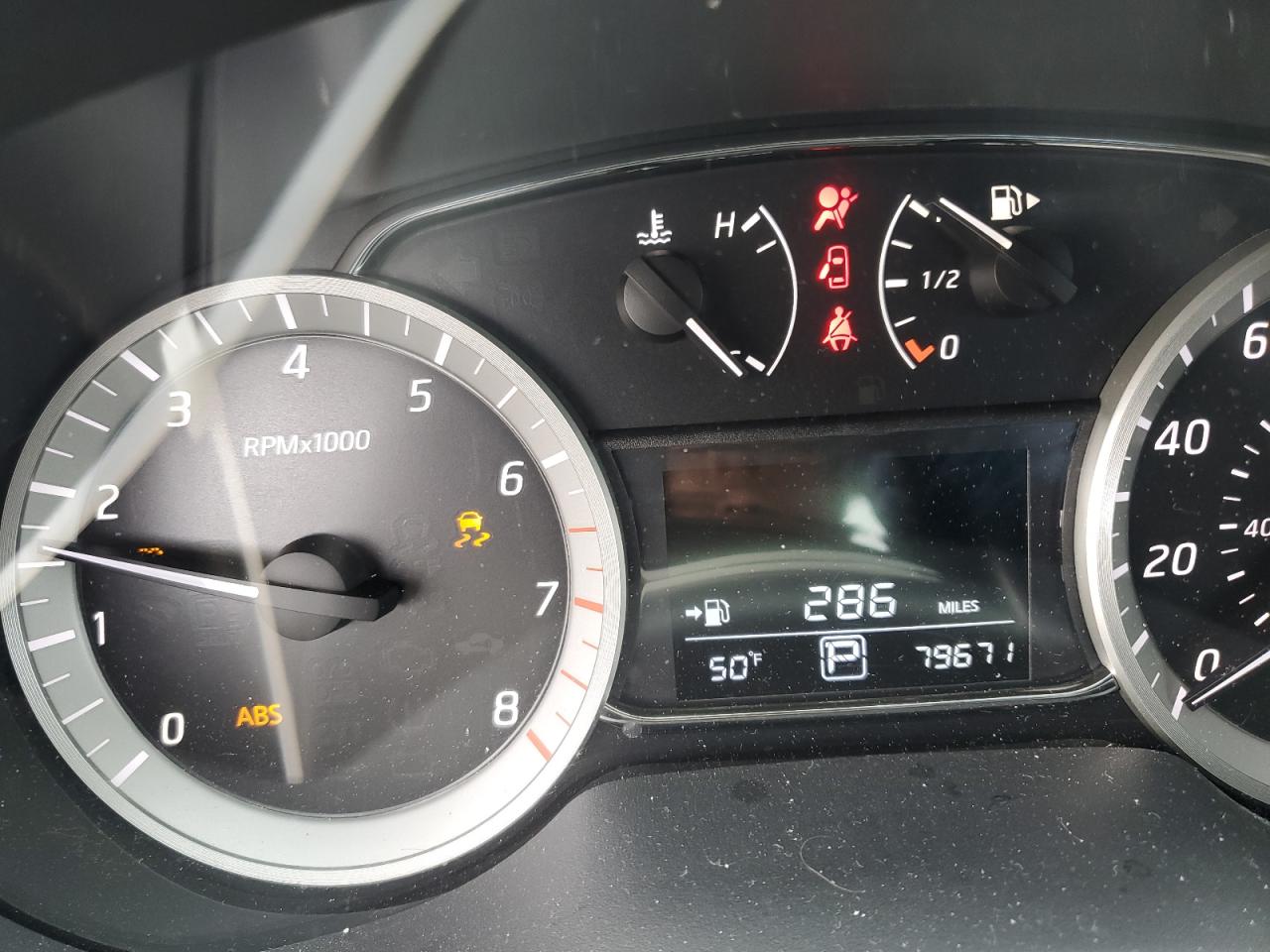 2015 Nissan Sentra - Image 9
