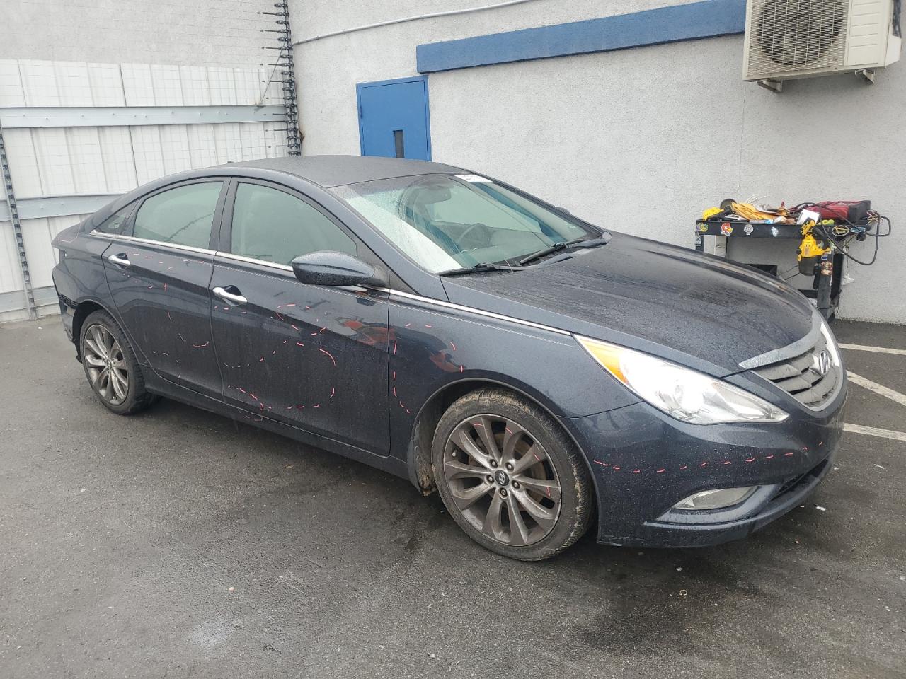 2013 Hyundai Sonata - Image 4