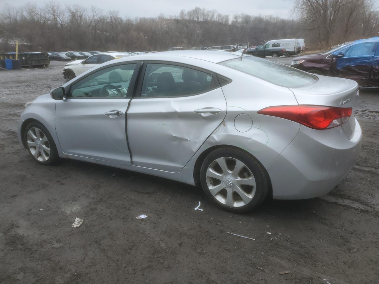 2012 Hyundai Elantra - Image 2