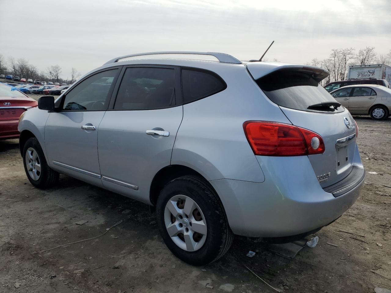 2014 Nissan Rogue - Image 2