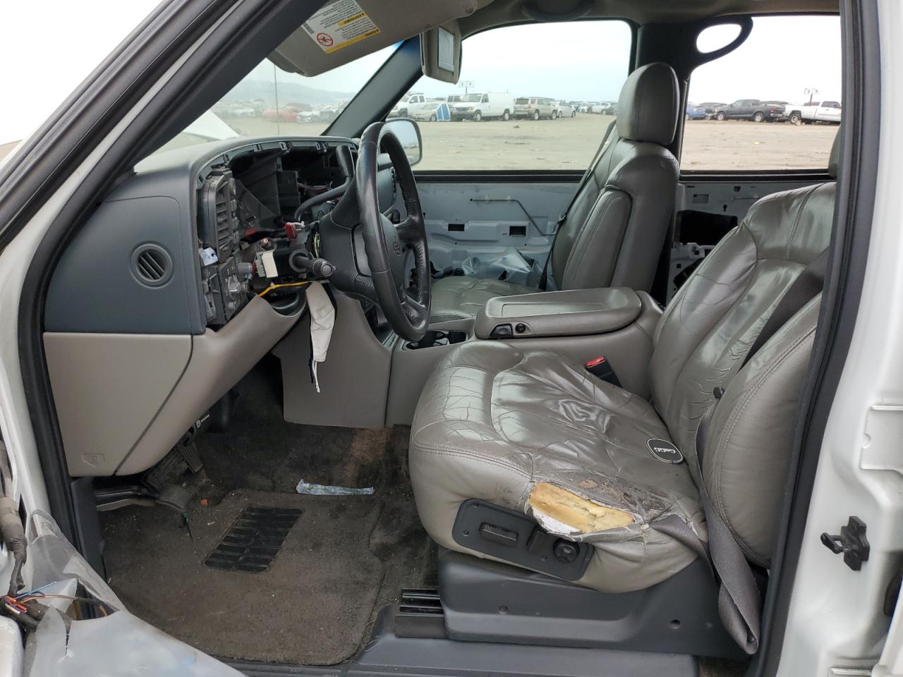 2002 Chevrolet Suburban - Image 7