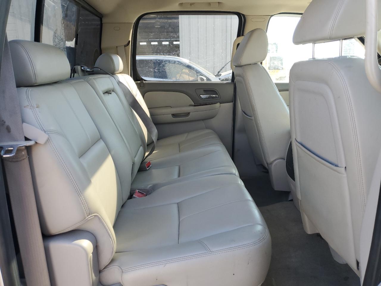 2009 GMC Sierra - Image 10