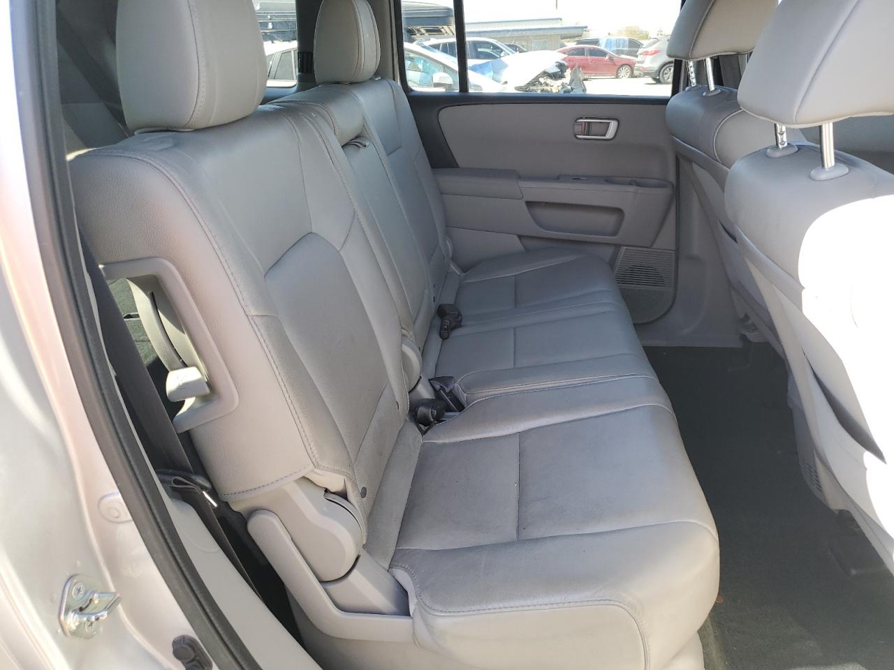 2015 Honda Pilot - Image 11