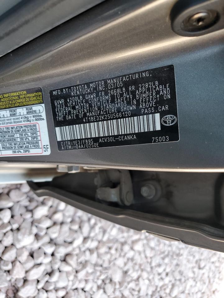 2005 Toyota Camry - Image 12