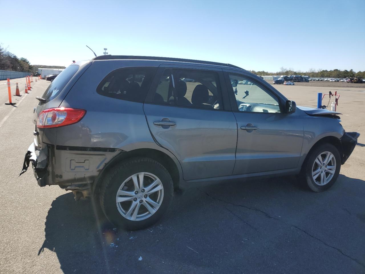 2010 Hyundai Santa Fe - Image 3