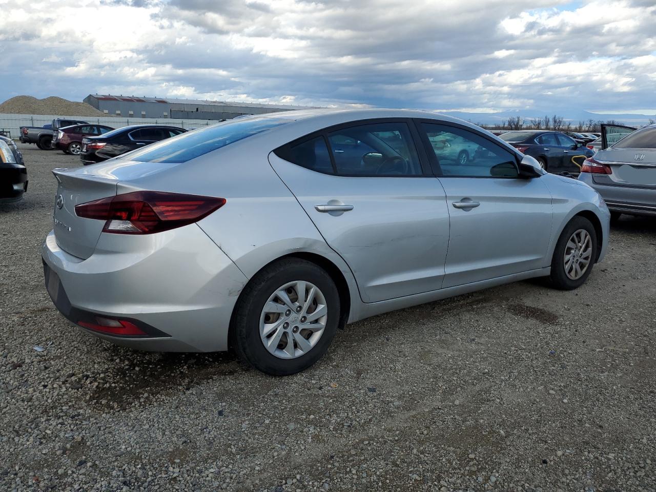 2019 Hyundai Elantra - Image 3