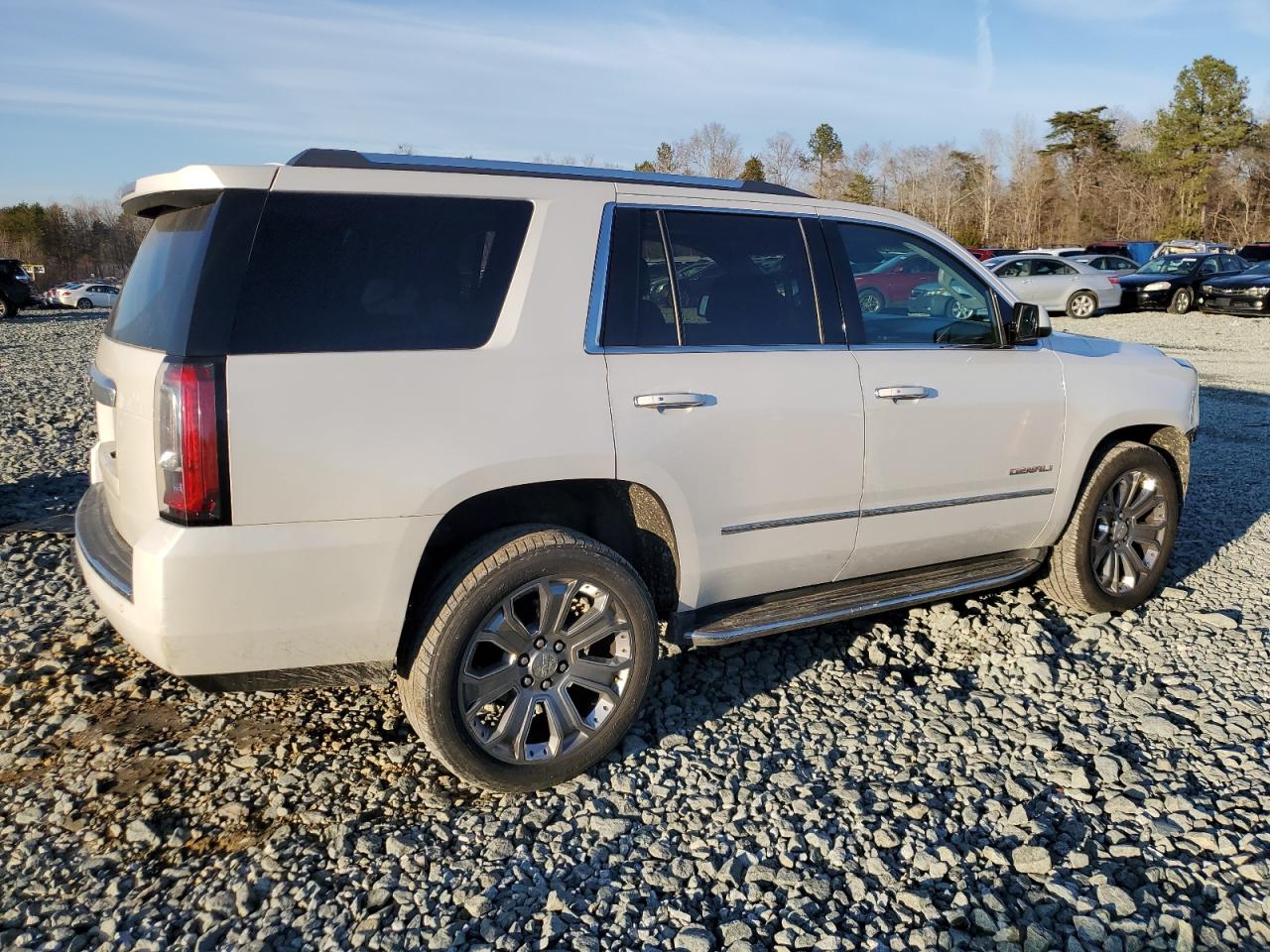 2016 GMC Yukon - Image 3