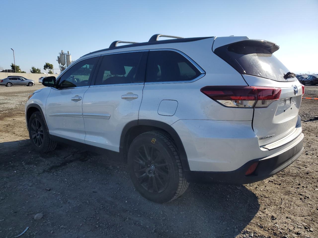 2019 Toyota Highlander - Image 2