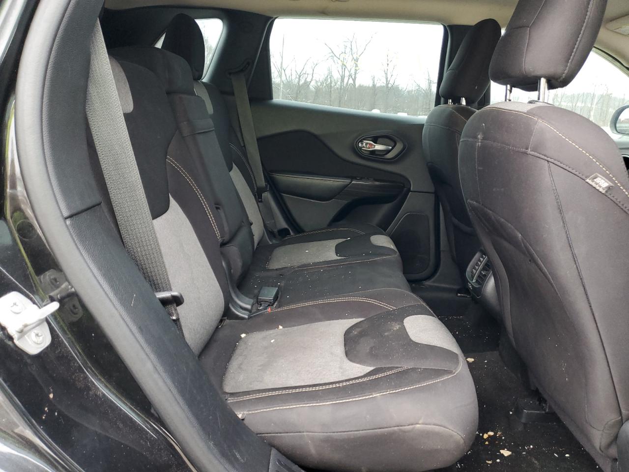 2015 Jeep Grand Cherokee - Image 11