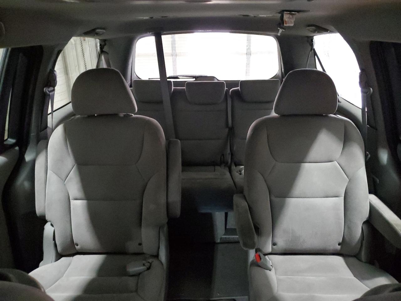 2010 Honda Odyssey - Image 10