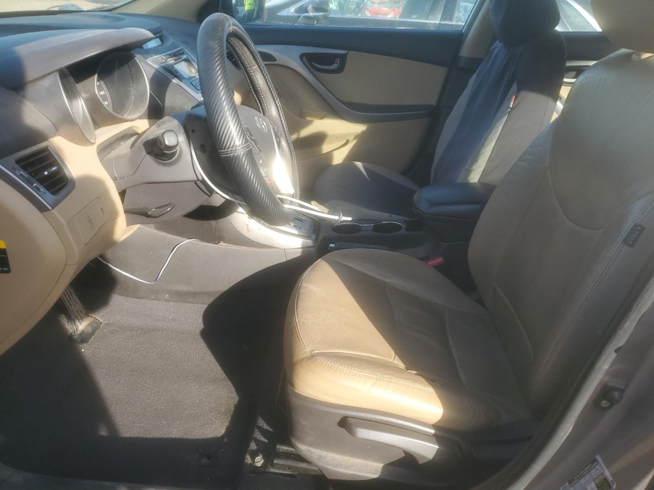 2011 Hyundai Elantra - Image 7