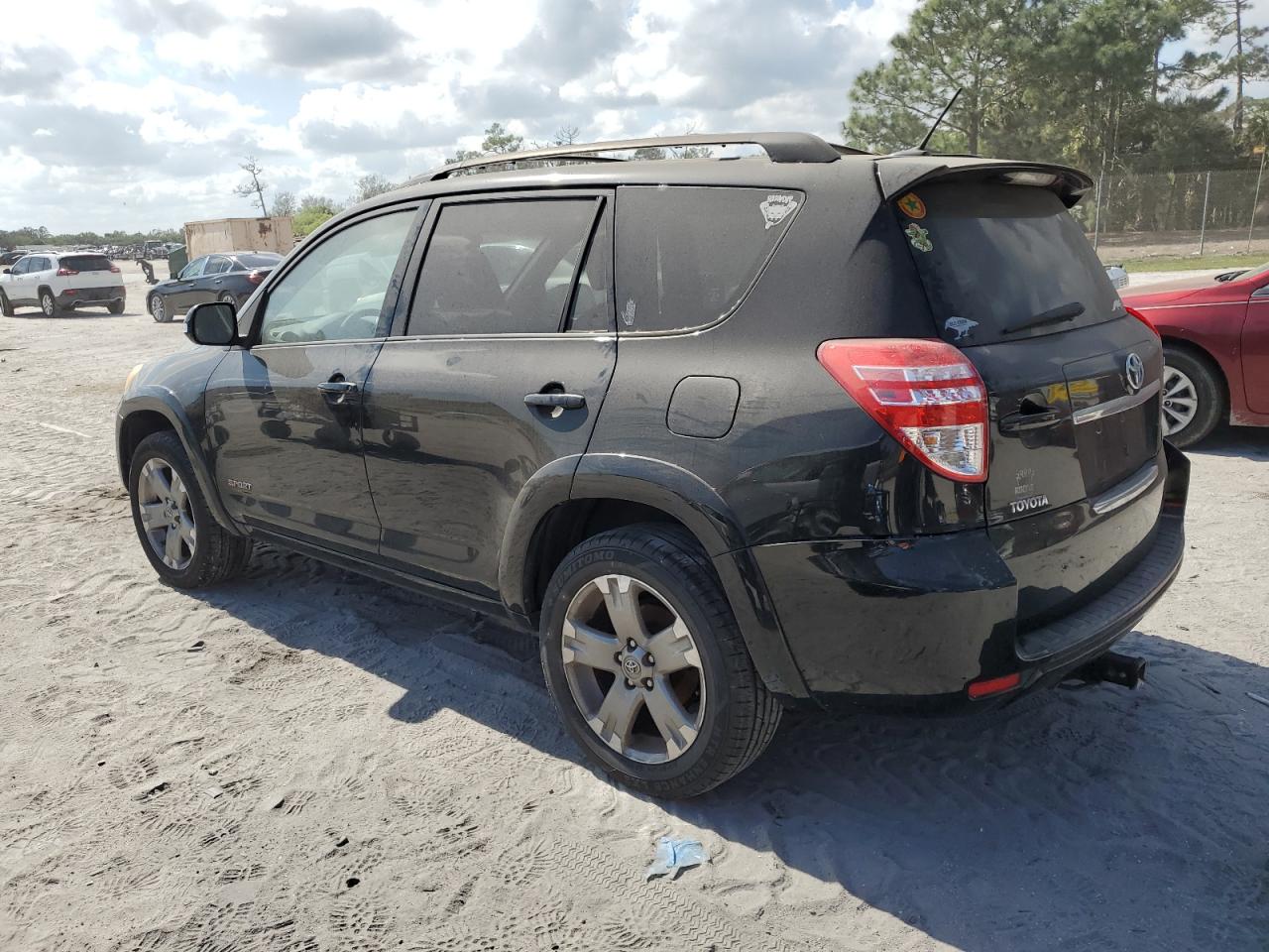 2009 Toyota RAV 4 - Image 2
