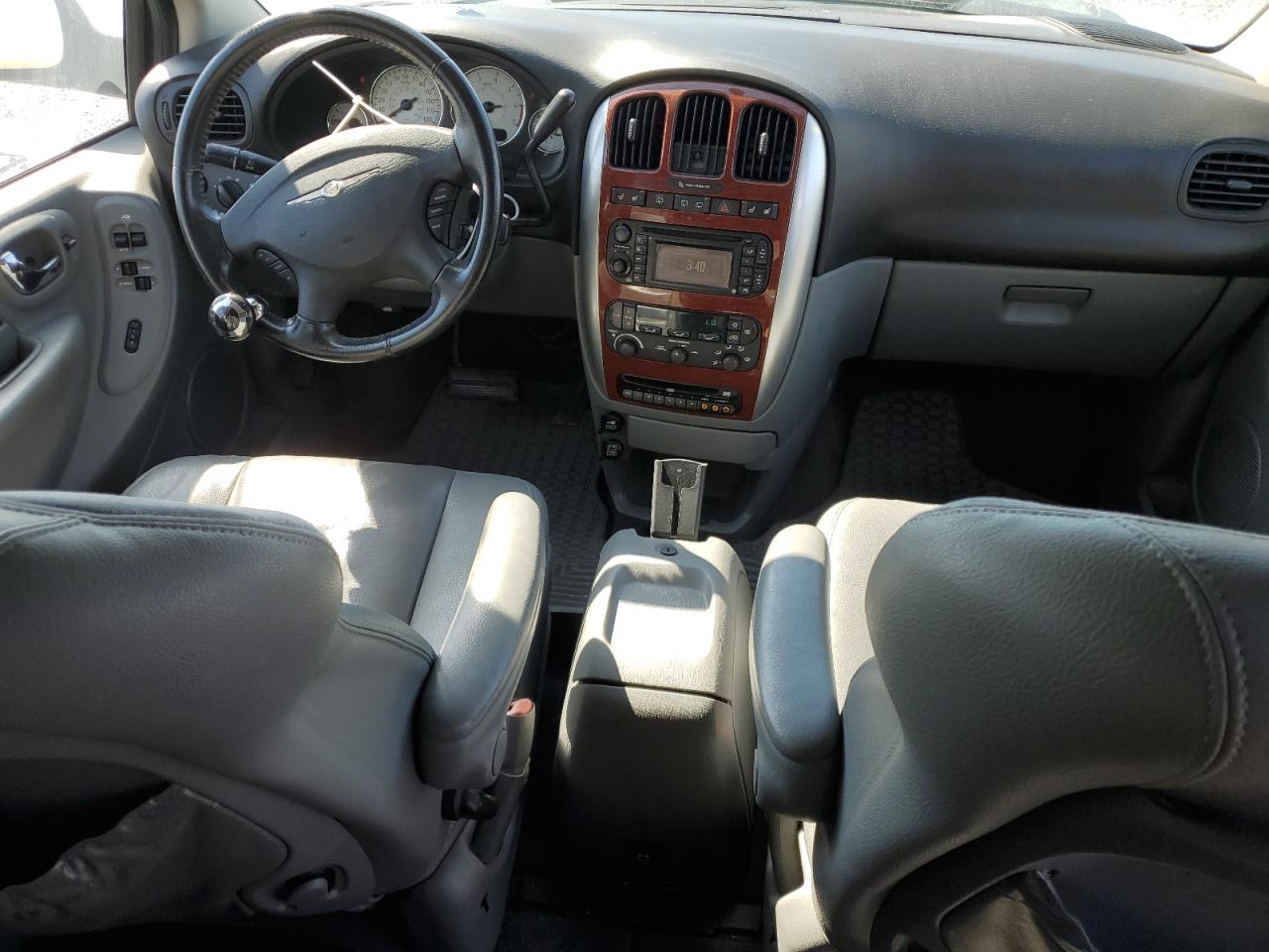2006 Chrysler Town & Country - Image 8