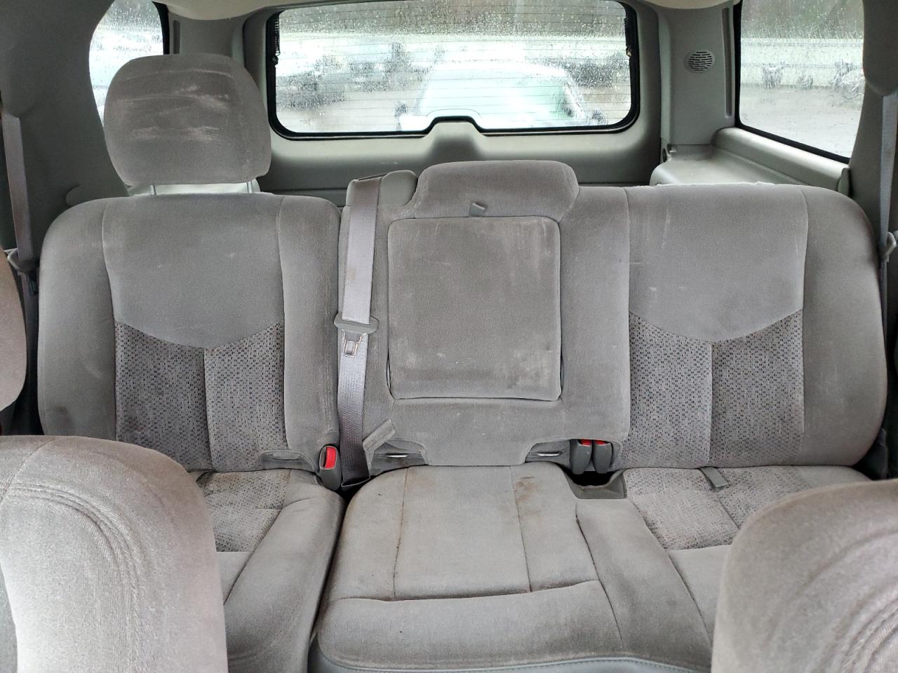 2004 Chevrolet Tahoe - Image 10