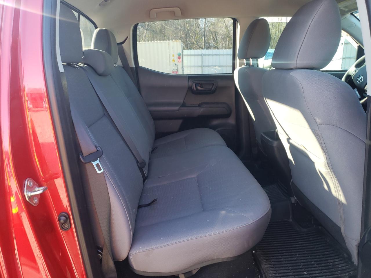 2019 Toyota Tacoma - Image 10