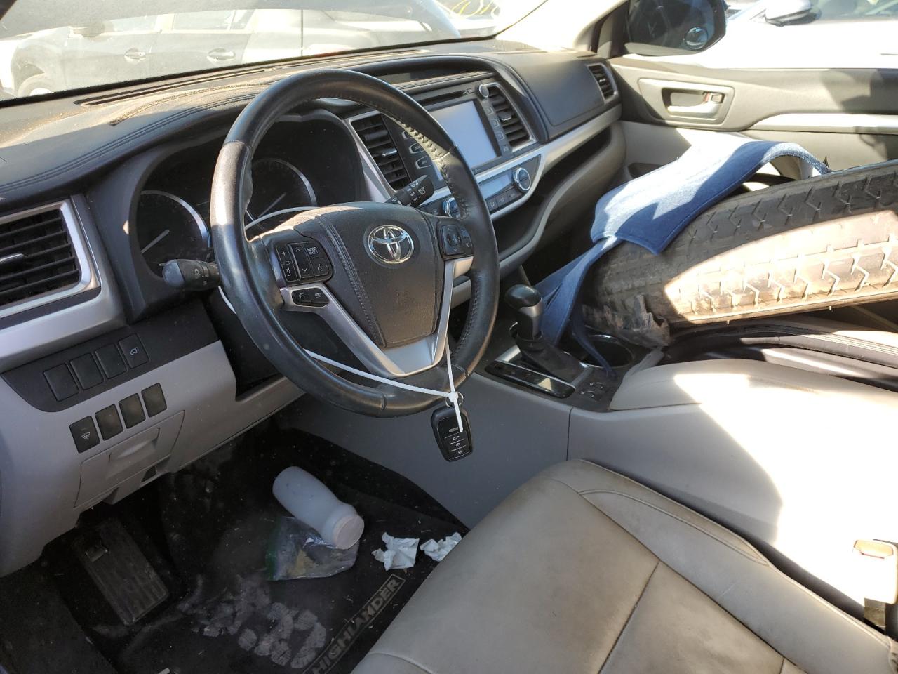 2014 Toyota Highlander - Image 7