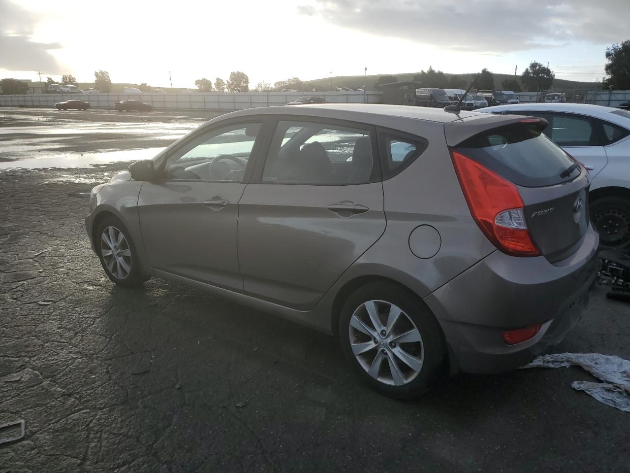 2013 Hyundai Accent - Image 2