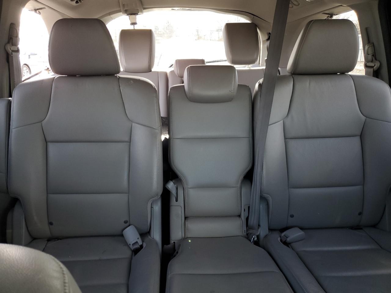 2015 Honda Odyssey - Image 10