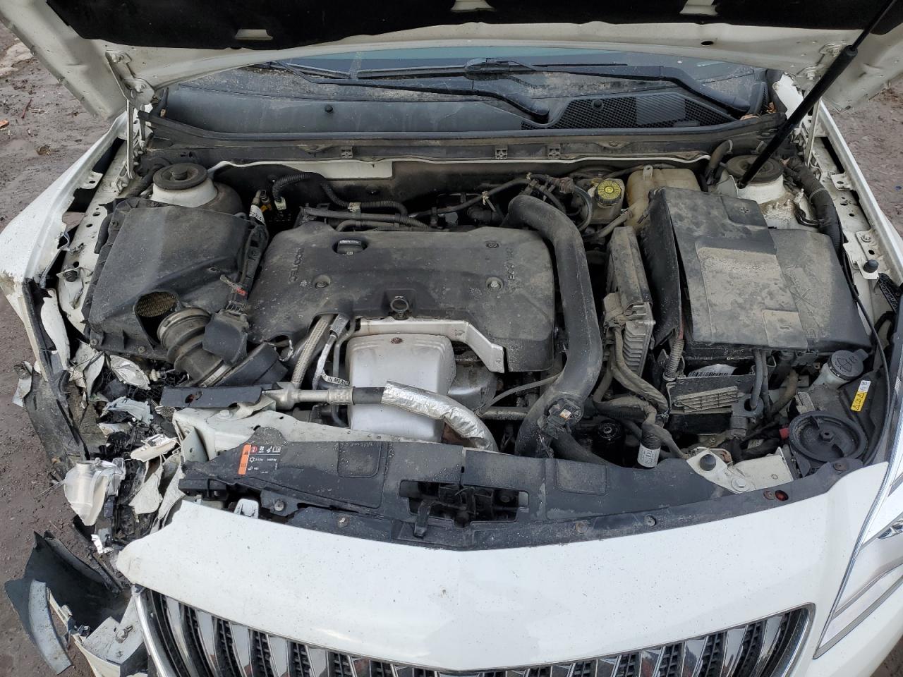 2016 Buick Regal - Image 13