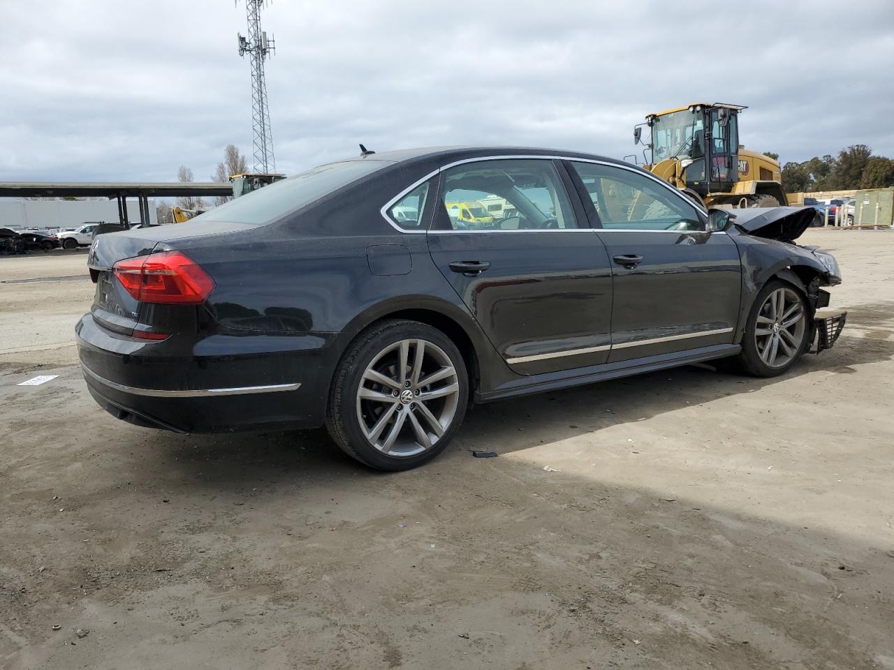 2016 Volkswagen Passat - Image 3
