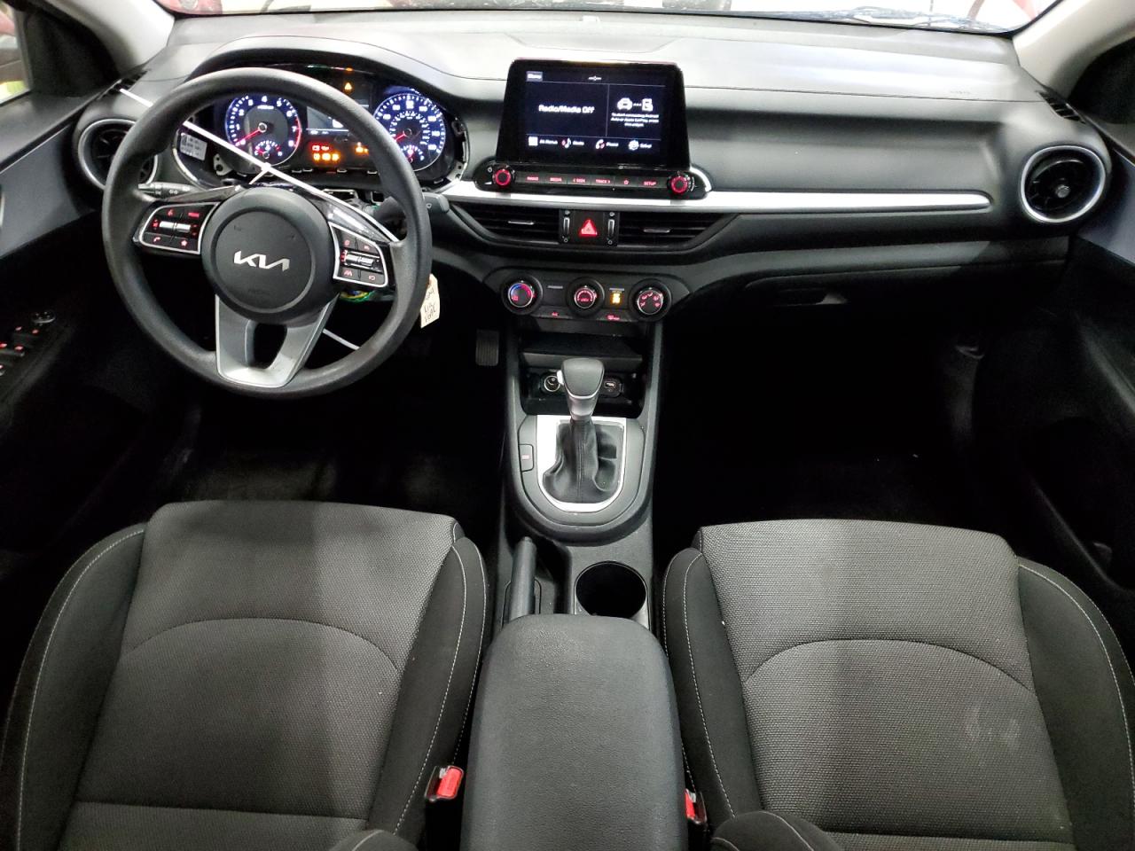 2024 Kia Forte - Image 8