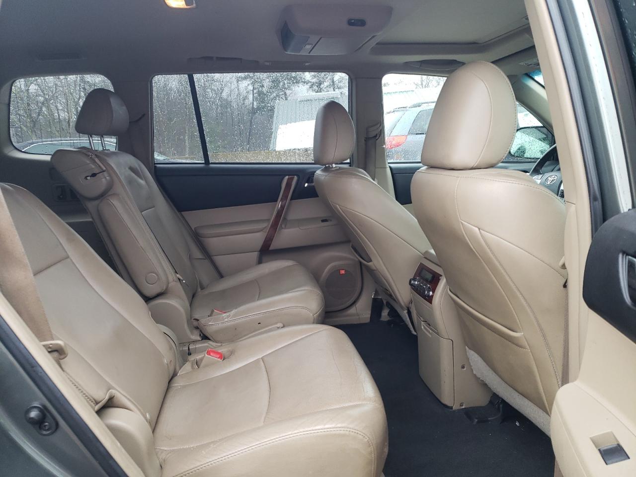 2013 Toyota Highlander - Image 11
