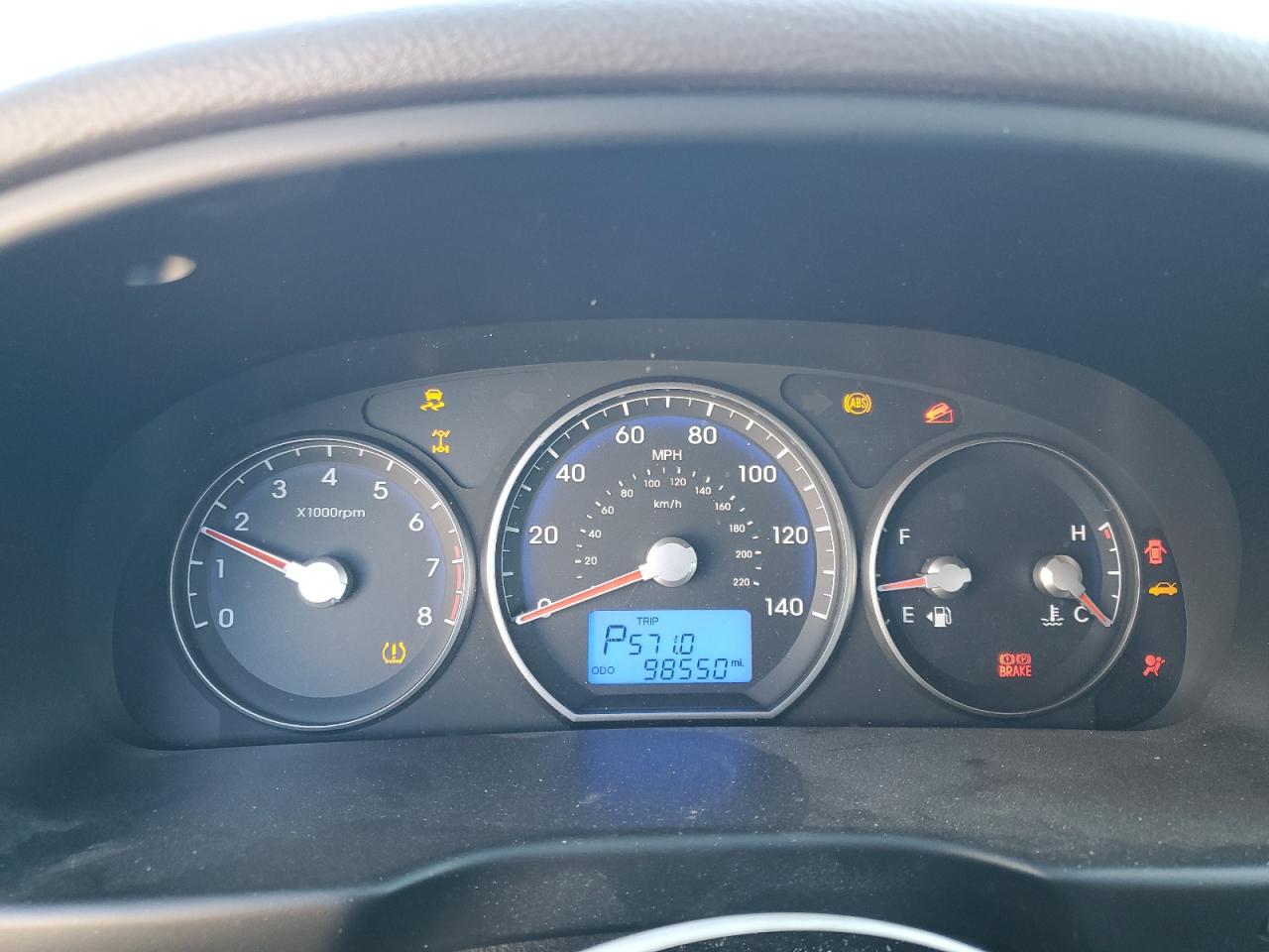 2012 Hyundai Santa Fe - Image 9