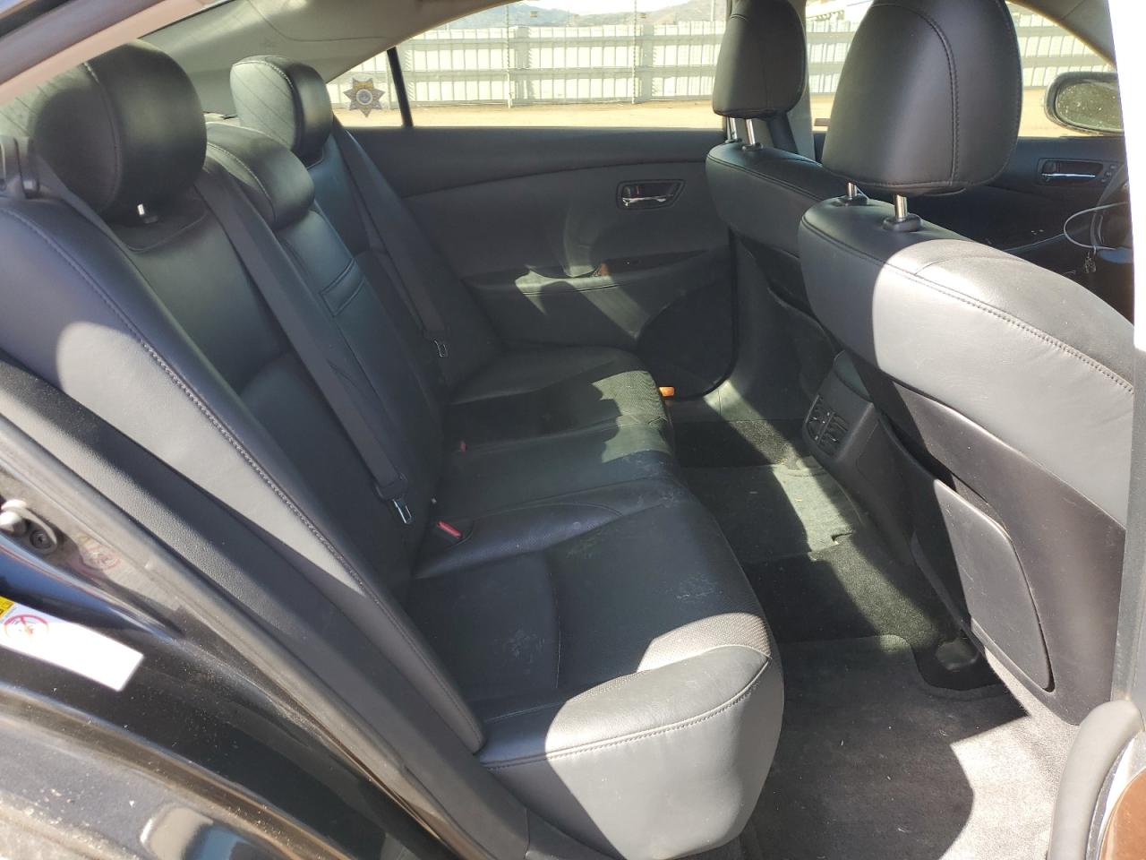 2011 Lexus ES - Image 10