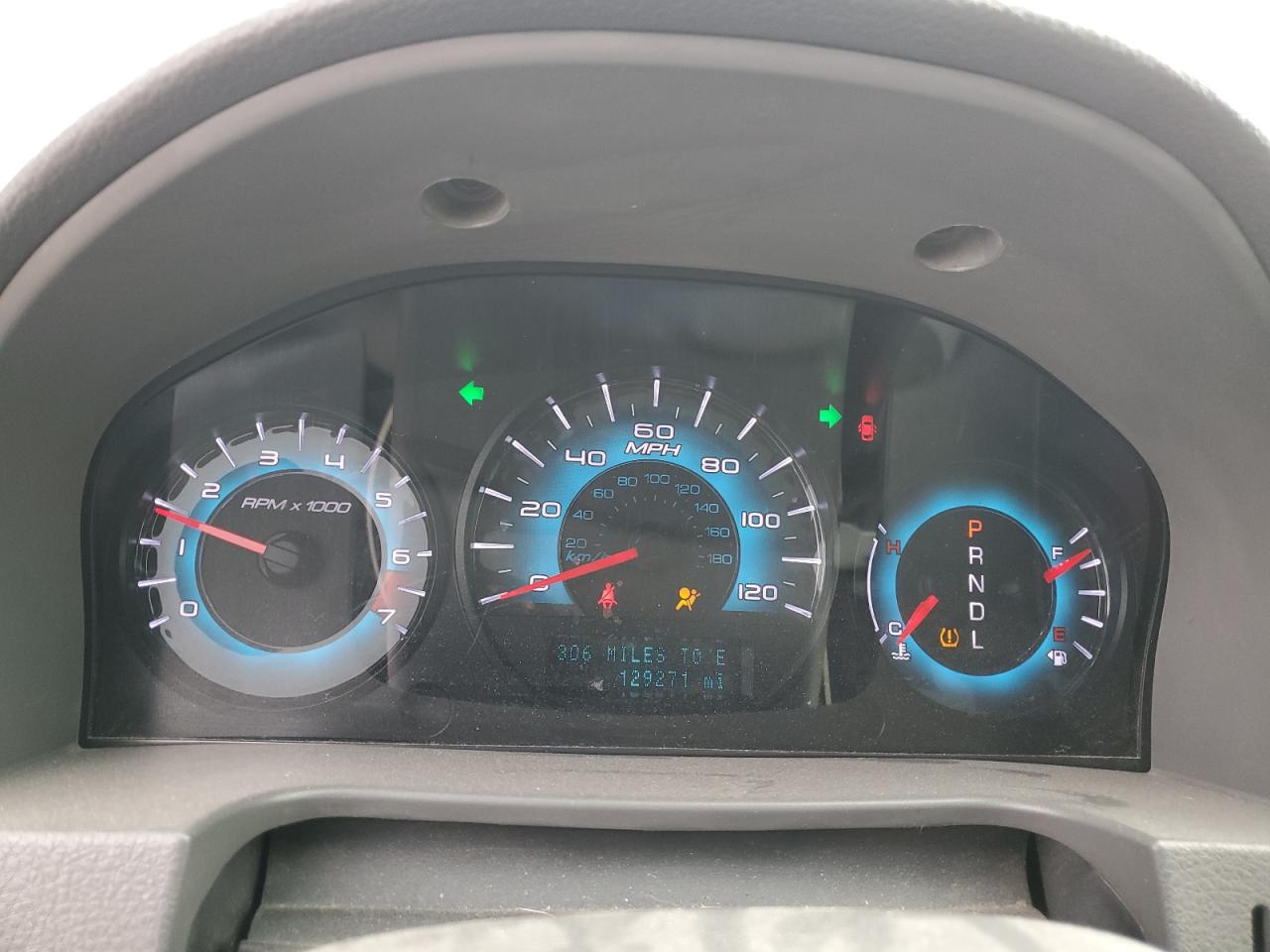 2010 Ford Fusion - Image 9