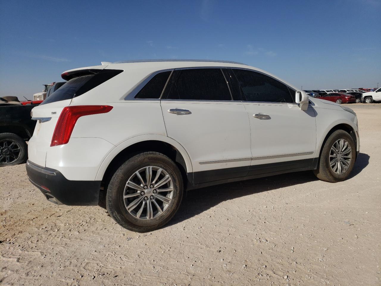 2017 Cadillac XT5 - Image 3