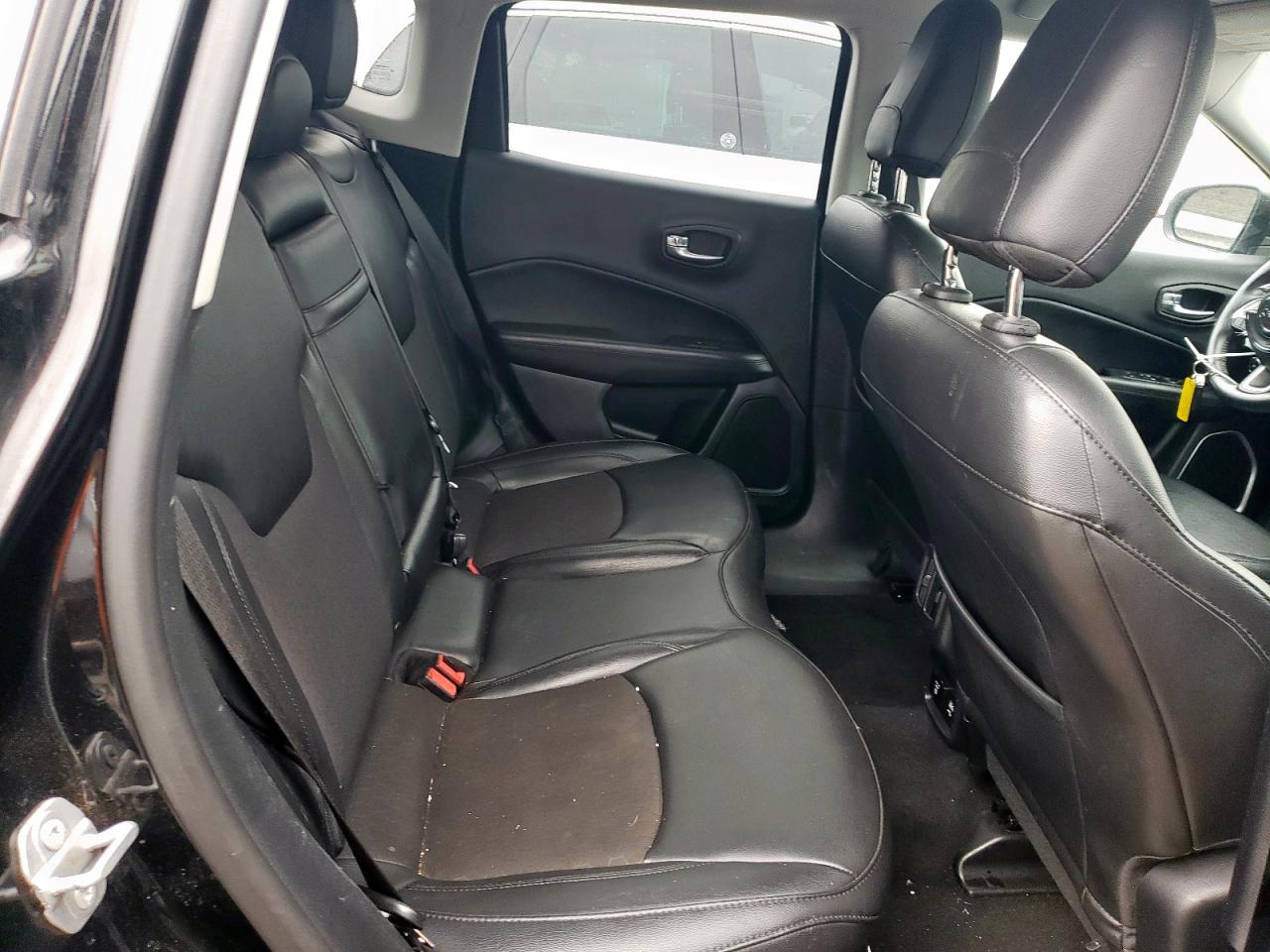 2019 Jeep Compass - Image 11