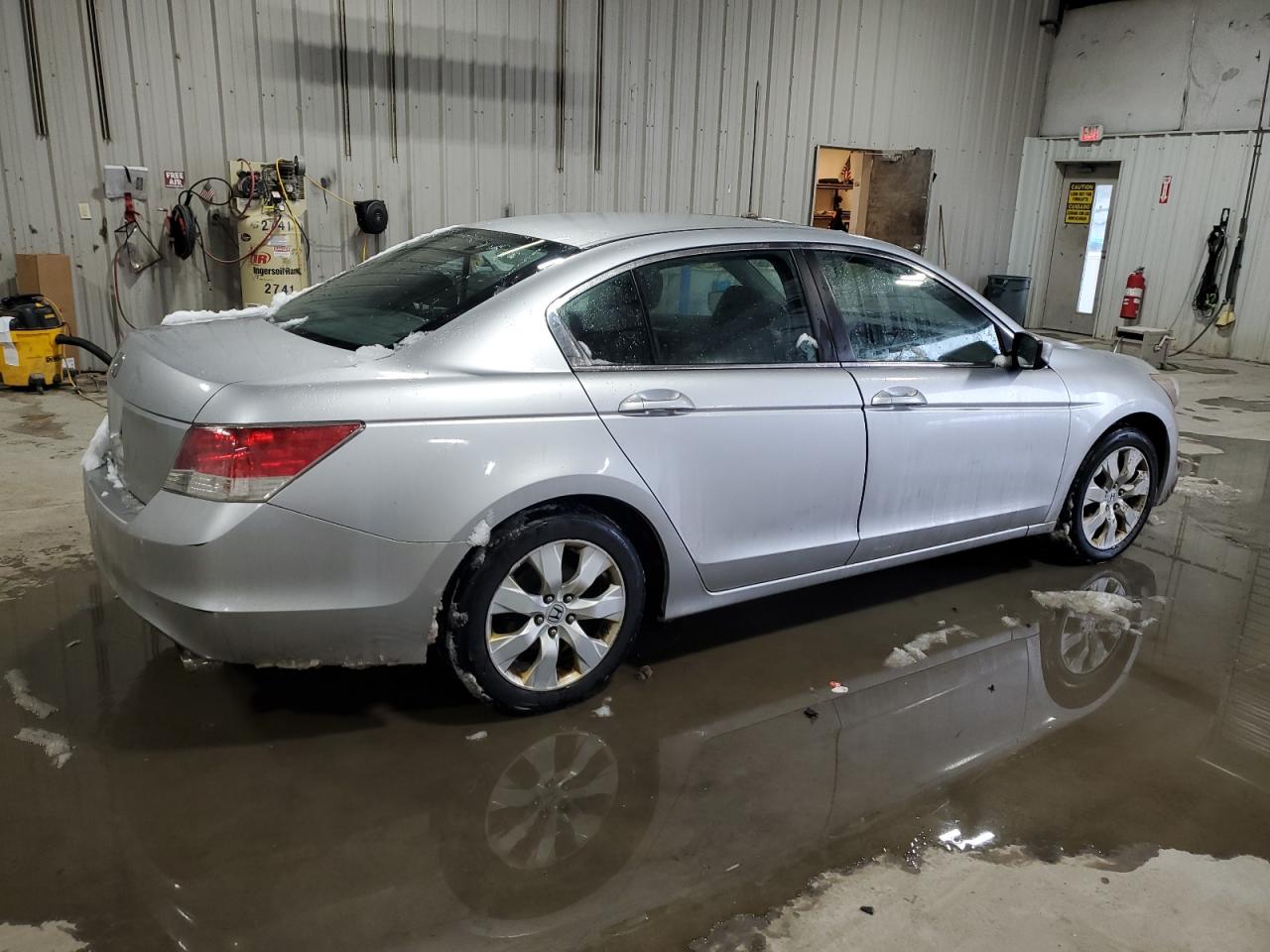 2009 Honda Accord - Image 3