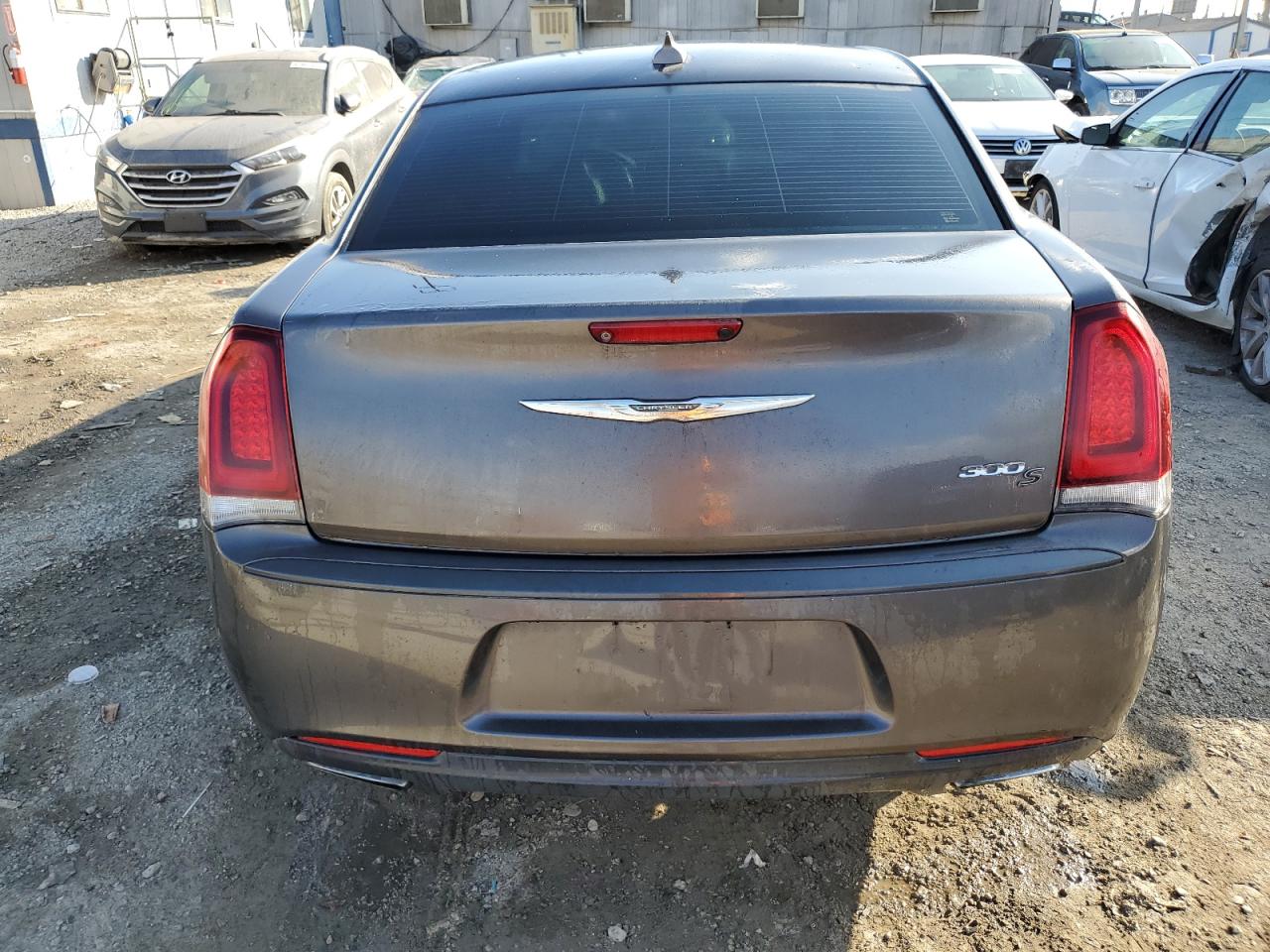 2018 Chrysler 300 - Image 6