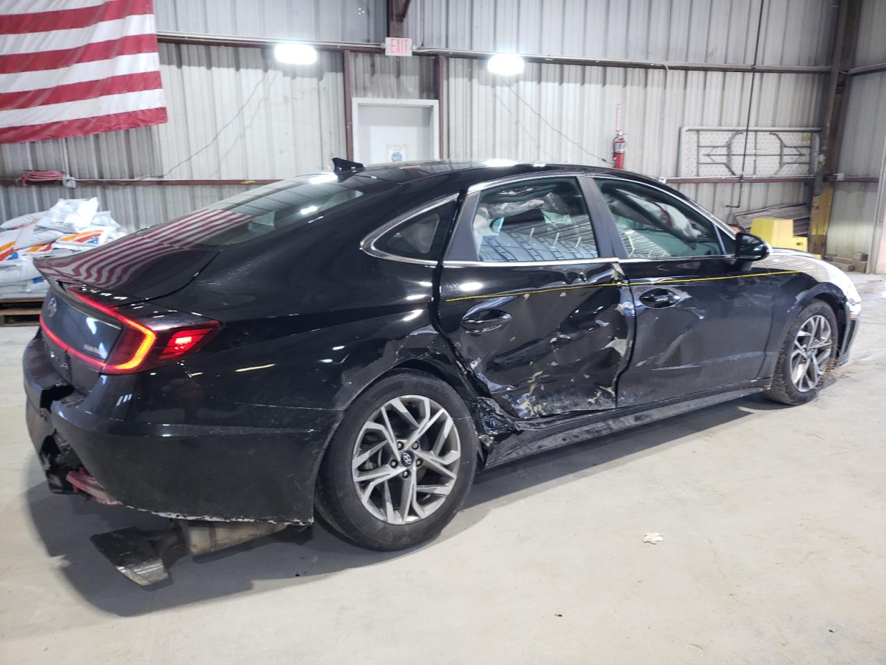 2022 Hyundai Sonata - Image 3